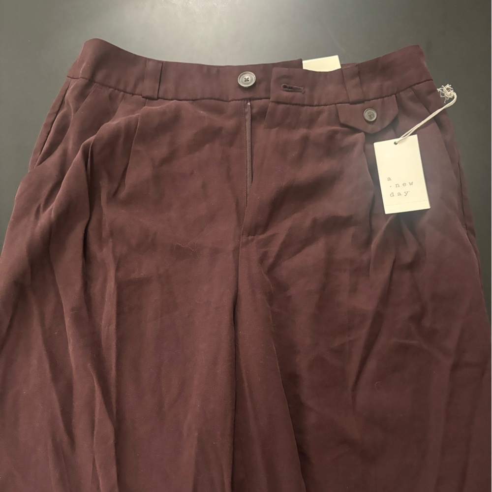 A New Day Women’s Burgundy Wide Leg High Rise Relaxed Hip and Thigh Pants 8 NWT